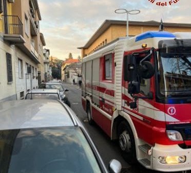 A fuoco un macchinario, gravi ustioni per un uomo
