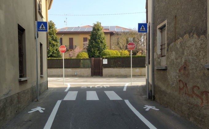 Nuova viabilità verso le scuole: via Pietro Carmine è ora a senso unico