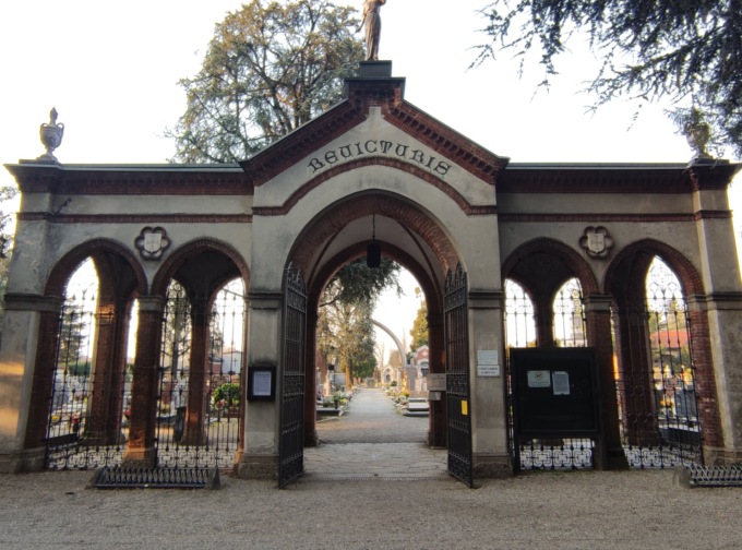 Condannato a 9 anni l’uomo che accoltellò un anziano fuori dal cimitero di Concorezzo