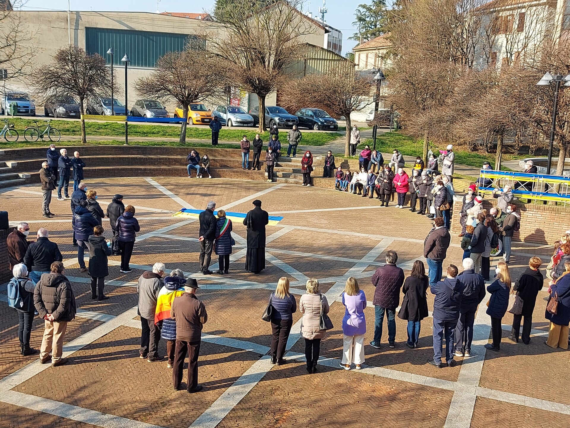 Macherio Manifestazione in piazza del Lavatoio per dire "no alla guerra in Ucraina"