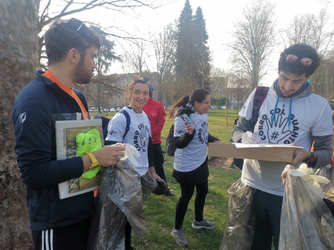Un successo la corsa col guanto al Parco di Monza
