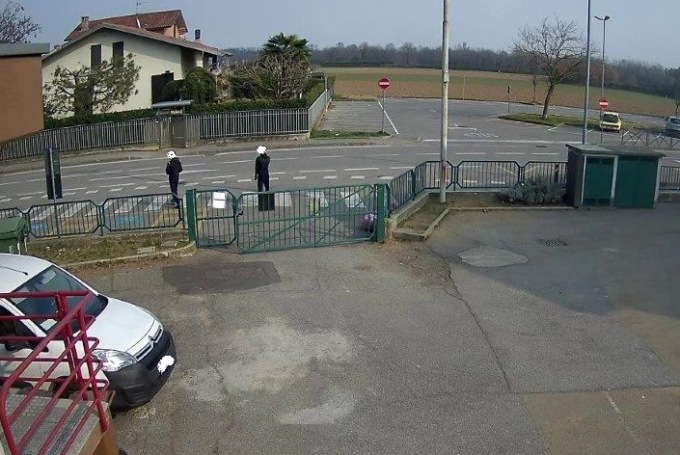 Baby piromani ripresi dalle telecamere: il sindaco li invita a farsi avanti spontaneamente