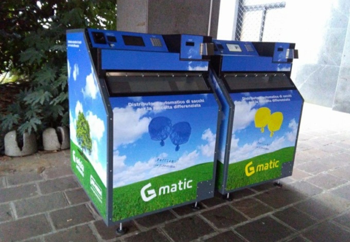 Nuovo distributore di sacchi per la raccolta differenziata