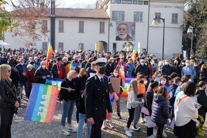 La marcia di Muggiò per la pace e l’accoglienza nel ricordo di Gino Strada
