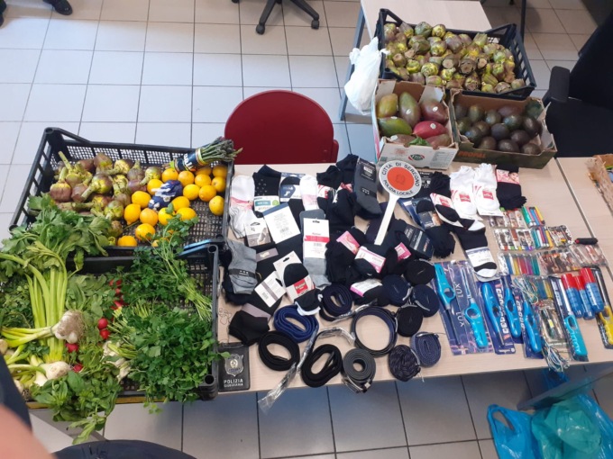 Venditori abusivi multati al mercato di Seregno