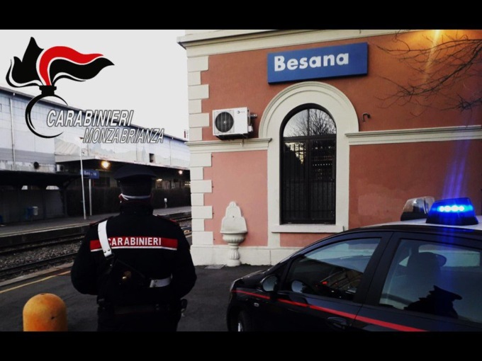 Tenta di adescare una 14enne fingendosi giornalista di Striscia