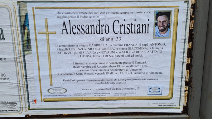 L’ultimo saluto ad Alessandro, volato via a 33 anni