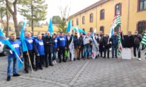 La Polizia Penitenziaria di Monza protesta davanti al Tribunale: "Siamo a rischio"