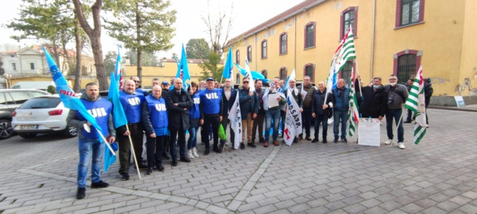 La Polizia Penitenziaria di Monza protesta davanti al Tribunale: “Siamo a rischio”