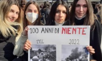 Studenti di Monza in piazza per la pace