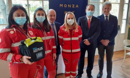 Il Rotary dona cinque defibrillatori alla Croce Rossa