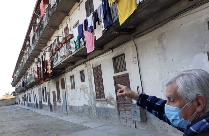 Via Sant’Alessandro: una “casbah” fra illeciti e lamentele
