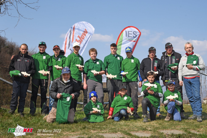 Gara di pesca nel weekend per i ragazzi della Fishermax di Besana