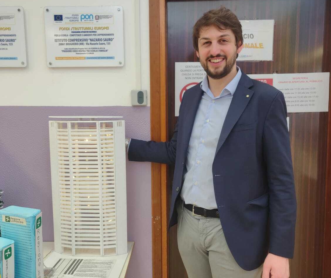 alessandro corbetta in visita alle scuole elementari di brugherio