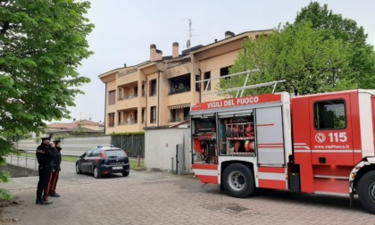 Incendio in un appartamento, condominio evacuato