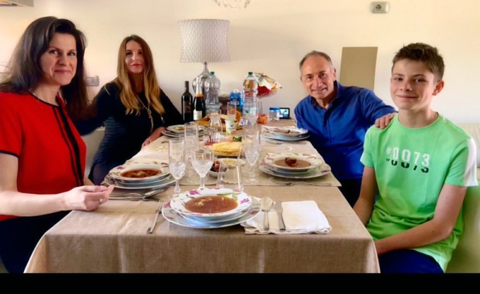 Quando la solidarietà va oltre i confini: Lada, donna russa, accoglie in casa propria due profughi ucraini