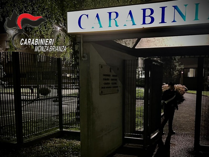 Preso a cinghiate dal patrigno per aver risposto male: 14enne si rifugia dai Carabinieri