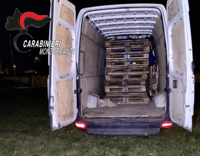 Tentano di rubare 35 bancali di legno: arrestati dai Carabinieri