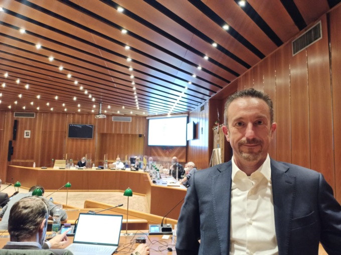 Elezioni, il capogruppo azzurro scarica il partito e sceglie la lista civica