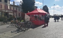 "La ciclofficina può continuare a lavorare, ma senza il furgone parcheggiato in piazza"