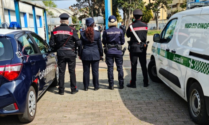 Ispezione a scuola: trovata droga e due bilancini