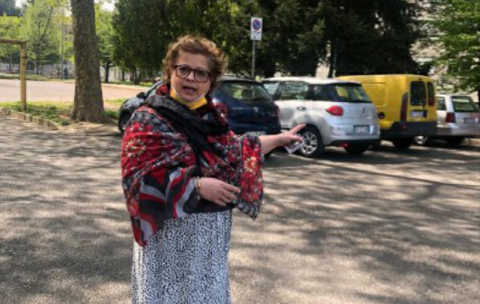 Protesta per il parcheggio diventato una discarica