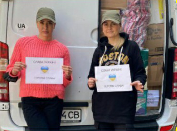 Da Mariupol, la sua città, solo notizie di distruzione. Alina ha fondato un’associazione e raccoglie aiuti