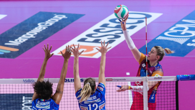 Vero Volley, emozioni-Scudetto: 1-0 nella serie finale