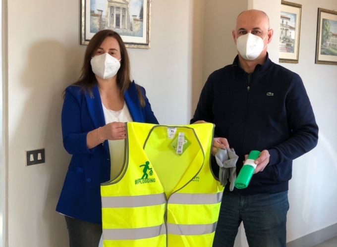 In Comune un kit gratuito per i cittadini che vogliono fare plogging