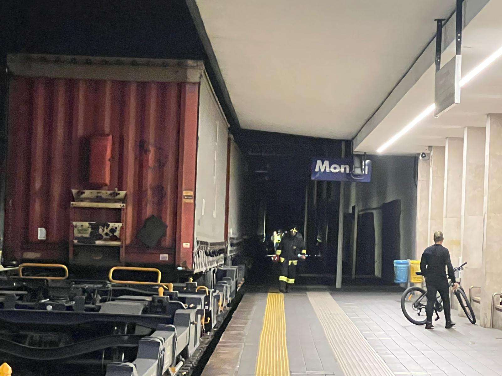 stazione Monza treno uomo morto soccorsi