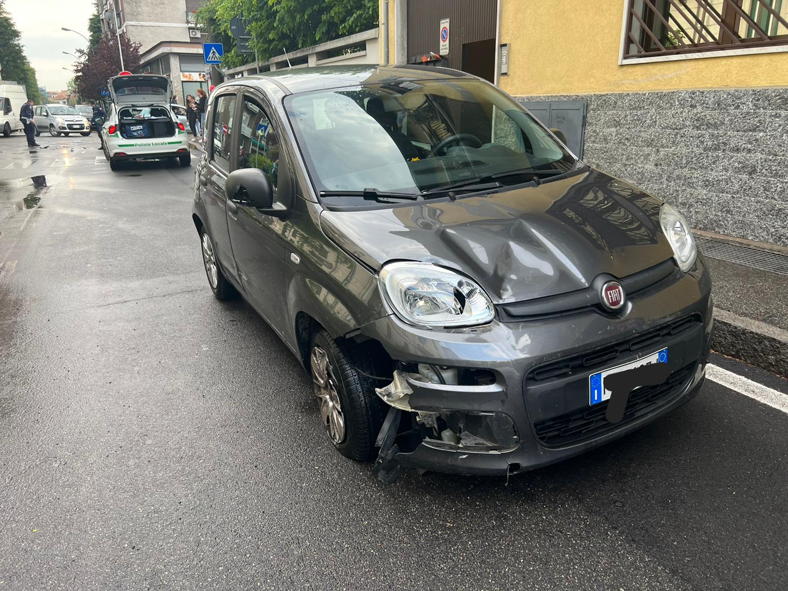 Monza incidente auto moto Polizia locale