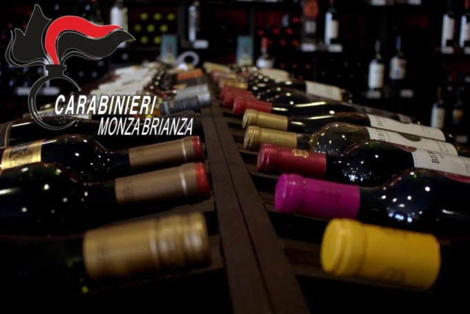 Al ristorante all’alba per rubare vini pregiati