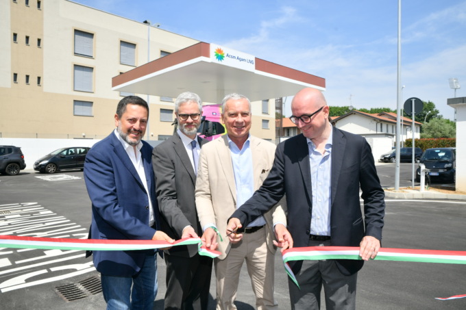 Monza, il metanauto di viale Stucchi è green