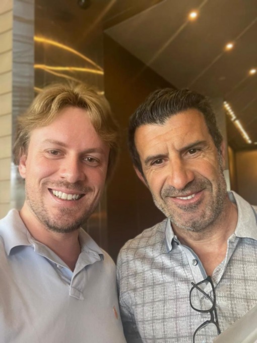 iSwiss special guest a Coppa delle Leggende di Dubai, Aleo Christopher palleggia con Luis Figo e Wesley Sneijder