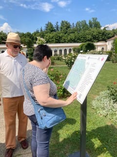 Una giornata speciale per i non vedenti alla scoperta delle rose della Villa Reale