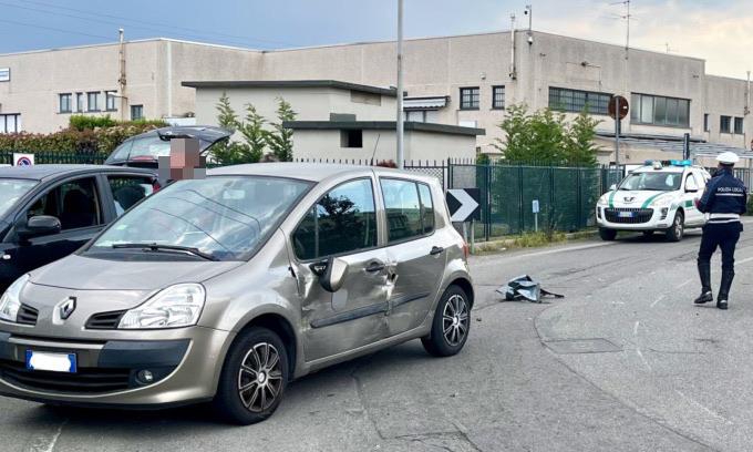 Ubriaco alla guida causa un incidente