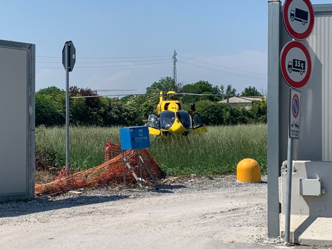 Incidente sul lavoro alla “ST”, arriva anche l’elisoccorso
