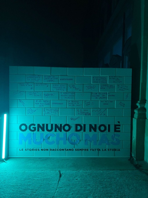 Gianluca Vacchi Muro dei Pregiudizi