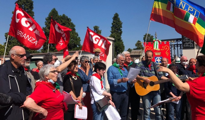 Tanta gente al funerale del partigiano Egeo Mantovani