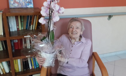 Festa alla RSA San Pietro: Albertina compie 101 anni. Il suo segreto? "Prendere solo il lato buono della vita"