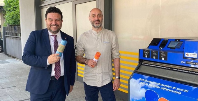 Raccolta differenziata, a Desio arrivano due nuovi distributori di sacchetti