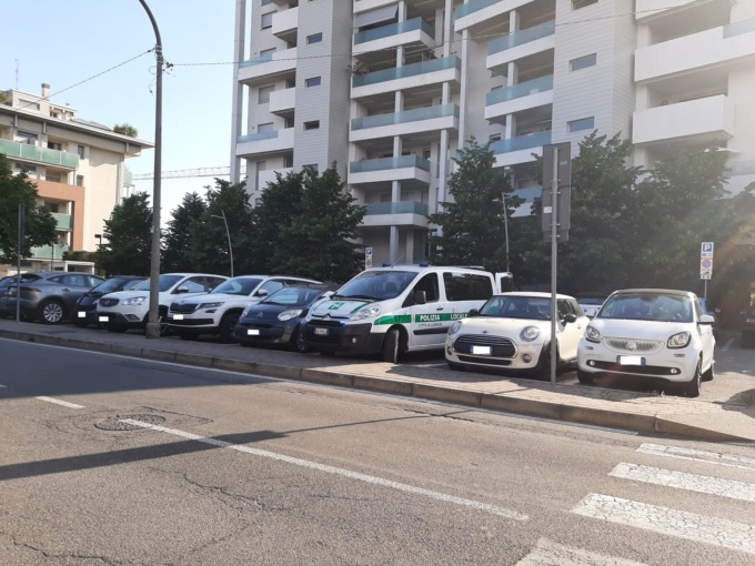 Paura per un tredicenne travolto mentre è in bici