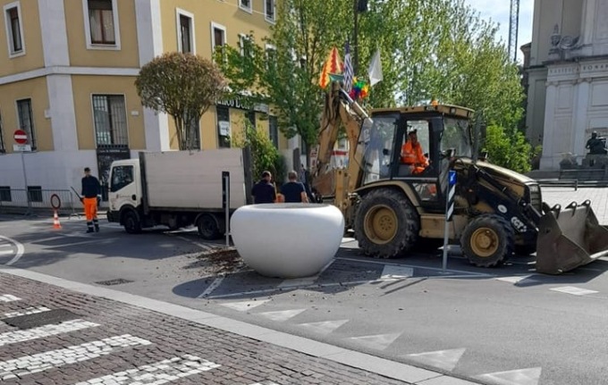 In centro spostato il vaso della discordia