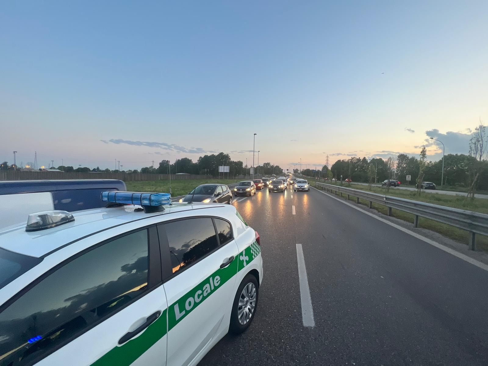 Monza incidente caduta moto viale delle Industrie Polizia locale code