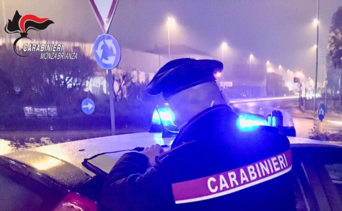 Con il permesso di soggiorno falso, prende patente e auto: denunciato