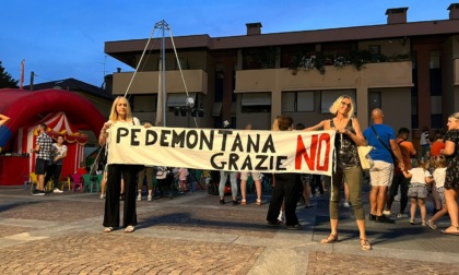 Protesta ambientalista durante la festa di Arcore: Pedemontana? No, grazie