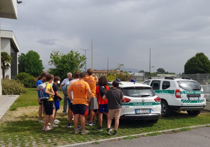 I ragazzi dell’oratorio in gita… al Comando di Polizia locale
