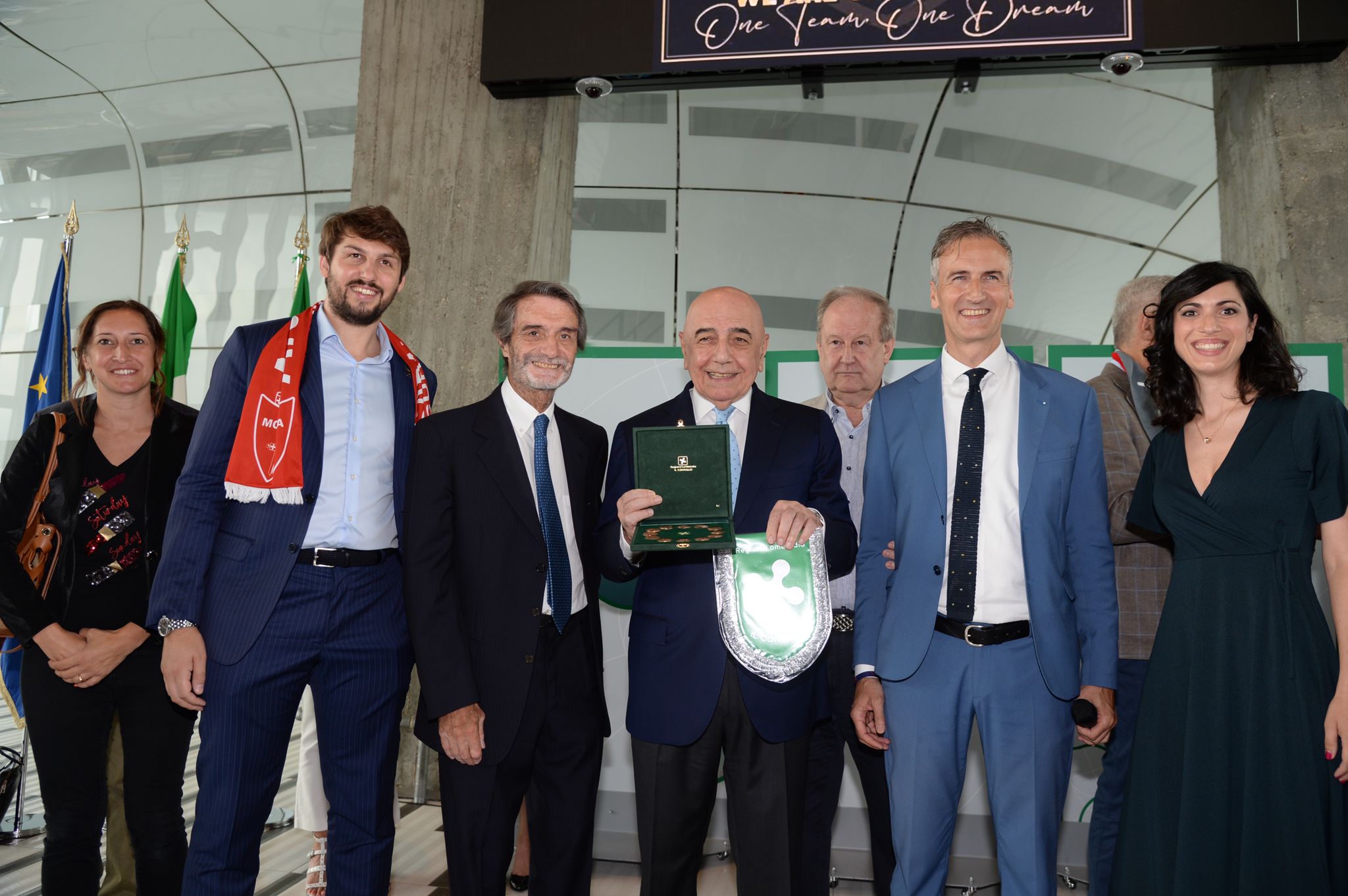 Monza calcio premiato in Regione da sinistra Alessandro Corbetta Attilio Fontana Adriano Galliani e Alessandro Fermi