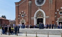 Folla a Lissone per i funerali del finanziere Villani