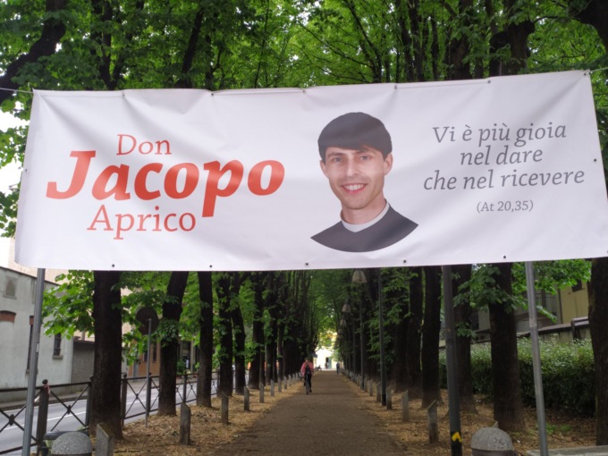 Muggiò si prepara alla festa per don Jacopo che sabato sarà prete novello